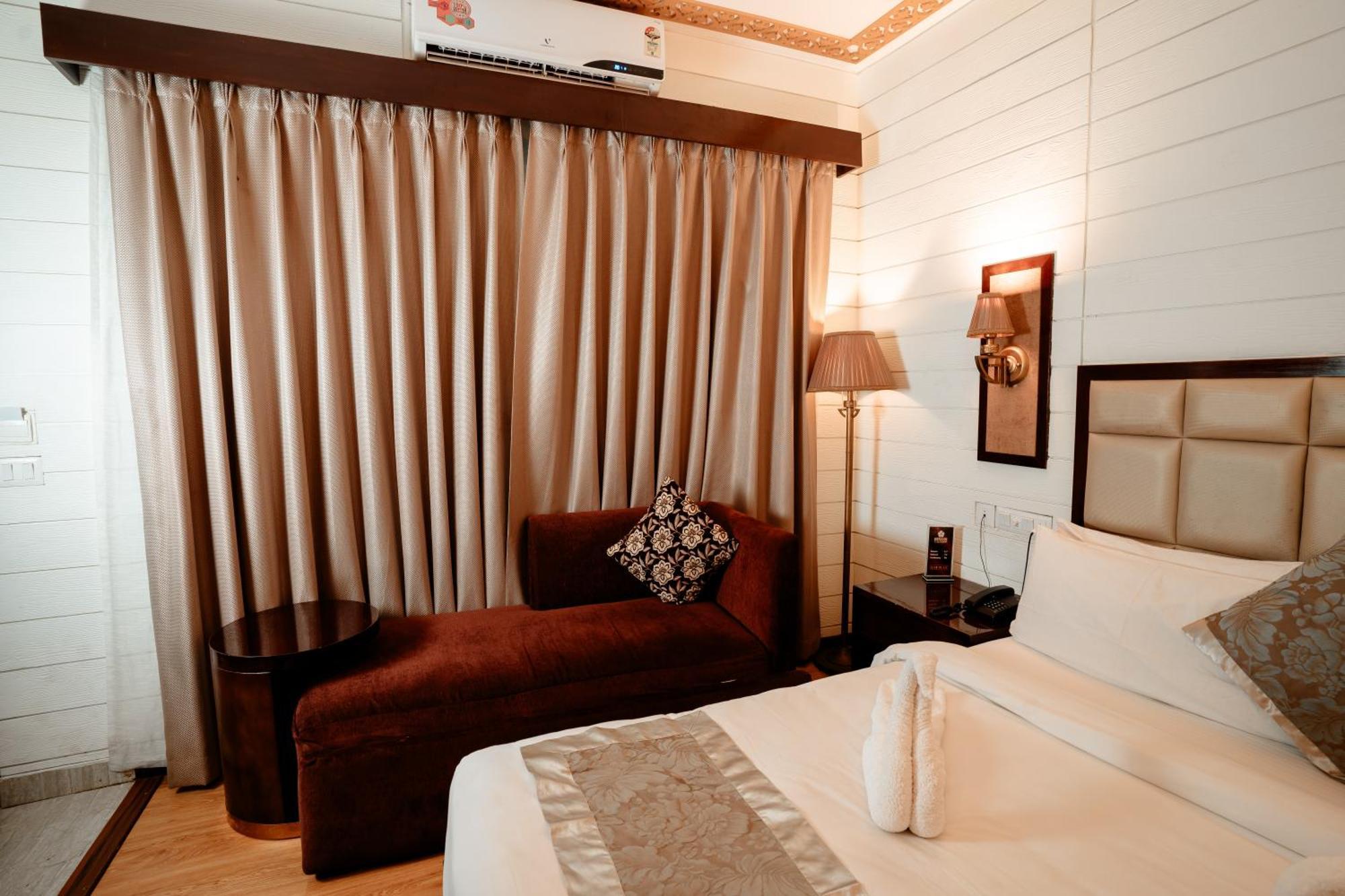 Отель Sinon Baga Retreat Экстерьер фото